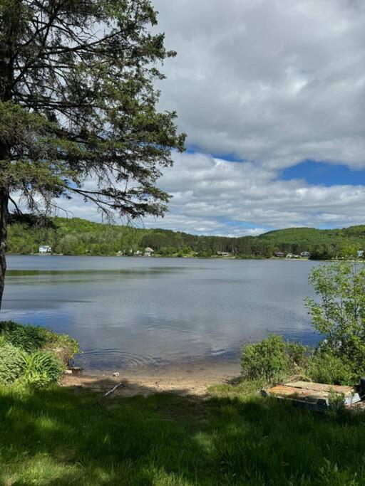 فيلا Bienvenue Au Chalet 3 Copains Lac-Simon المظهر الخارجي الصورة