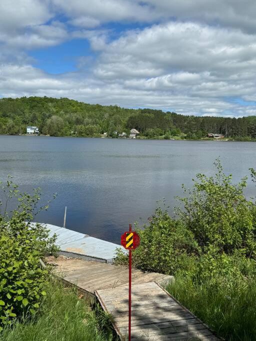 فيلا Bienvenue Au Chalet 3 Copains Lac-Simon المظهر الخارجي الصورة