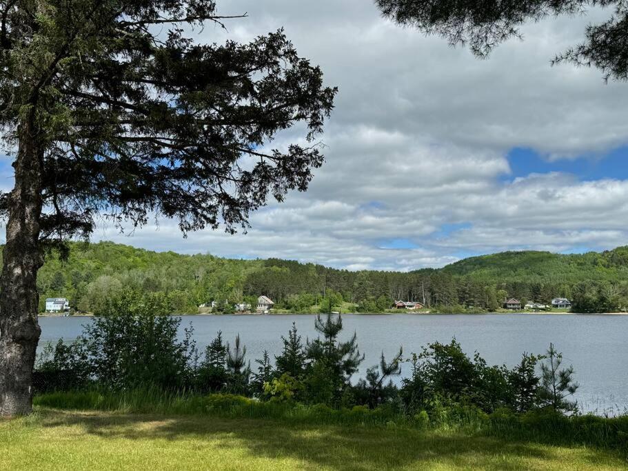 فيلا Bienvenue Au Chalet 3 Copains Lac-Simon المظهر الخارجي الصورة